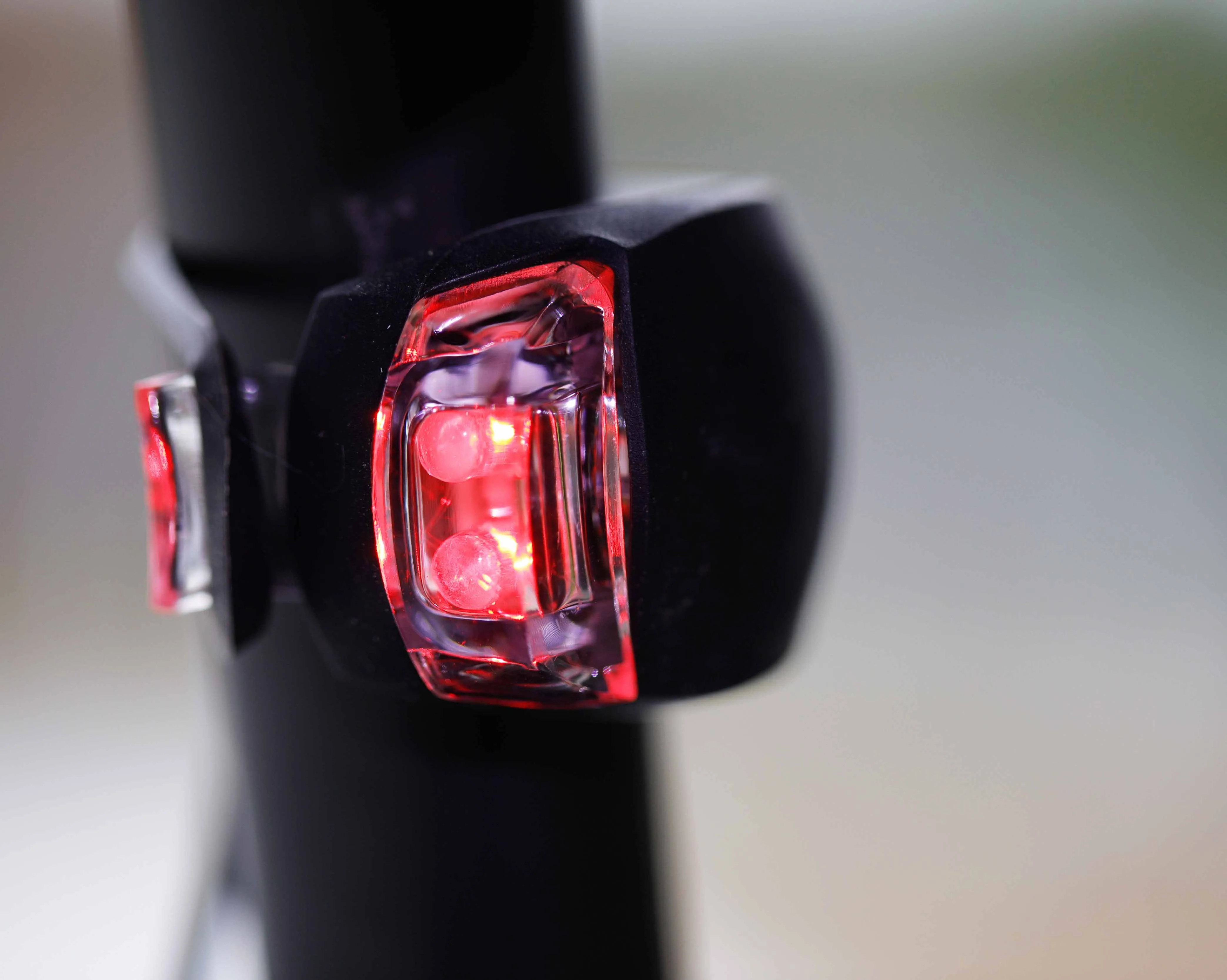 BLINK4 MINI SILICONE STRAP ON LED BIKE LIGHT - 4 LIGHTS SET - 2 FRONT & 2 REAR BIKE LIGHT SET - BLACK & WHITE