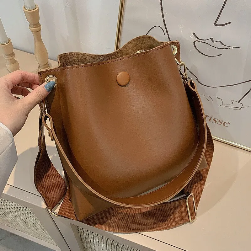 Casual wide strap buckets bag designer women shoulder bags luxury pu leather crossbody bag large capacity Handbags big totes