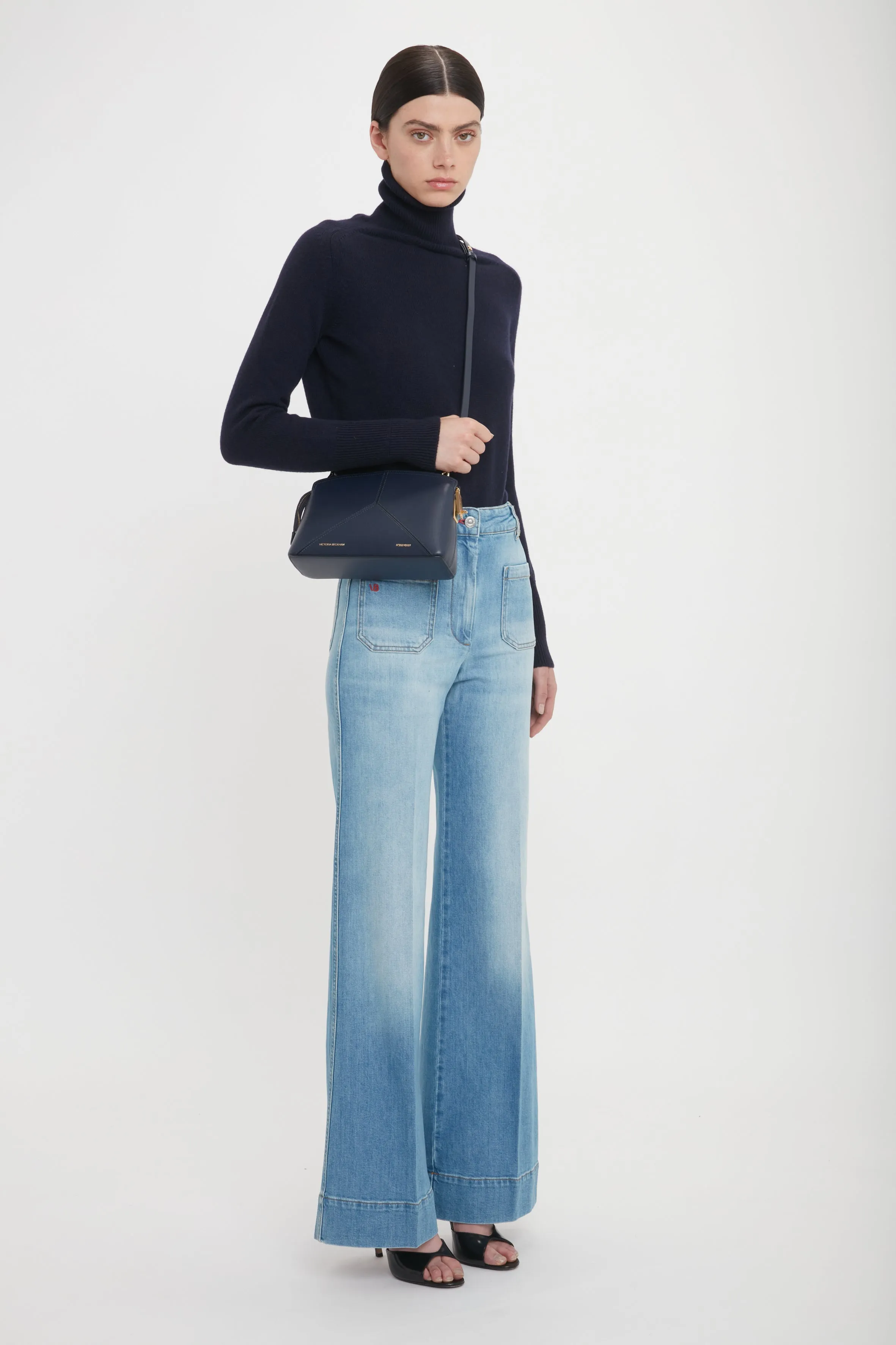 Victoria Crossbody Bag In Navy Leather